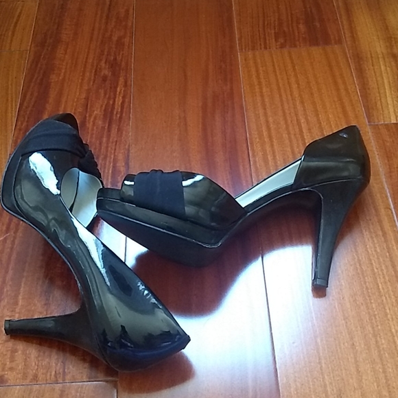 Nine West Platform Peep Toe Heels - Picture 8 of 8